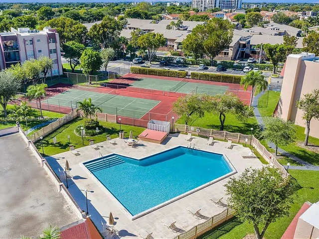 13715 Kendale Lakes Cir # A10, Miami FL 33183