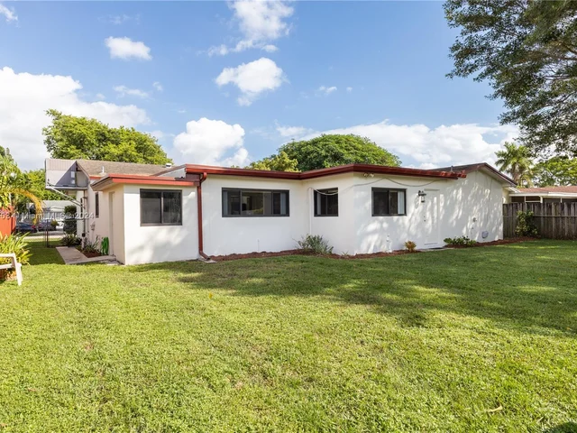 5510 Polk St, Hollywood FL 33021