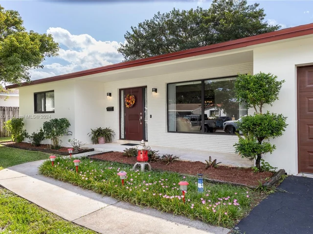 5510 Polk St, Hollywood FL 33021