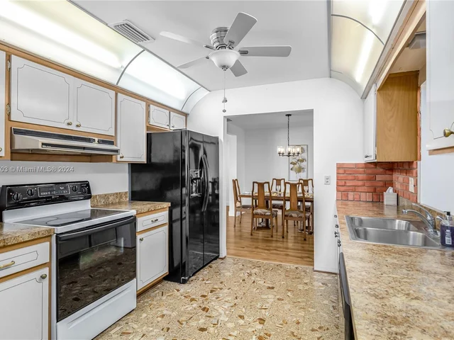 5510 Polk St, Hollywood FL 33021