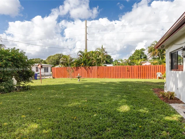 5510 Polk St, Hollywood FL 33021