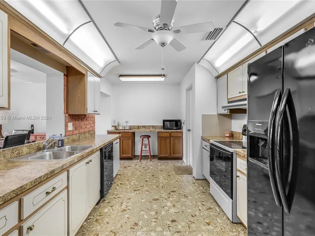 5510 Polk St, Hollywood FL 33021