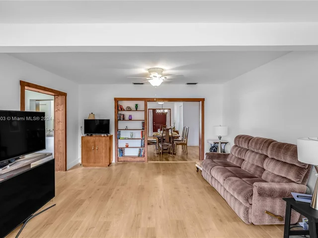 5510 Polk St, Hollywood FL 33021