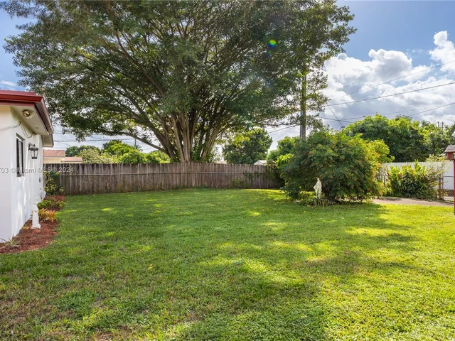 5510 Polk St, Hollywood FL 33021