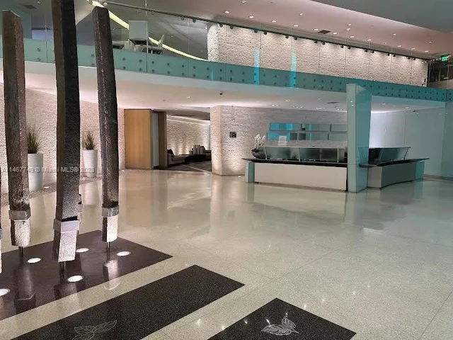 92 SW 3rd St # 1105, Miami FL 33130