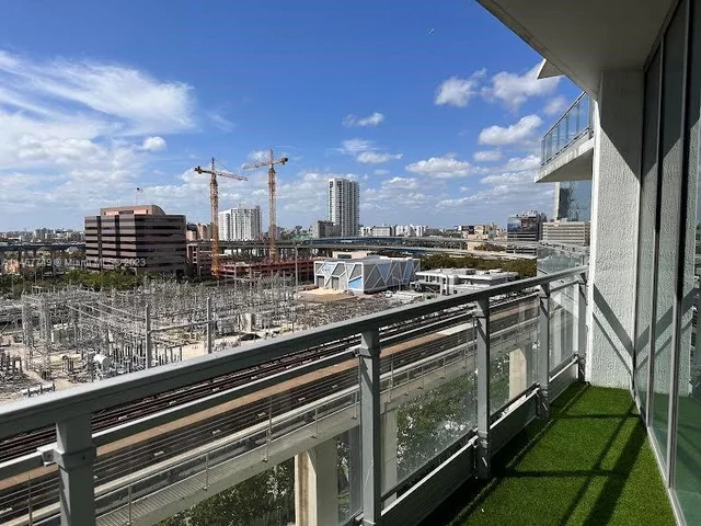 92 SW 3rd St # 1105, Miami FL 33130