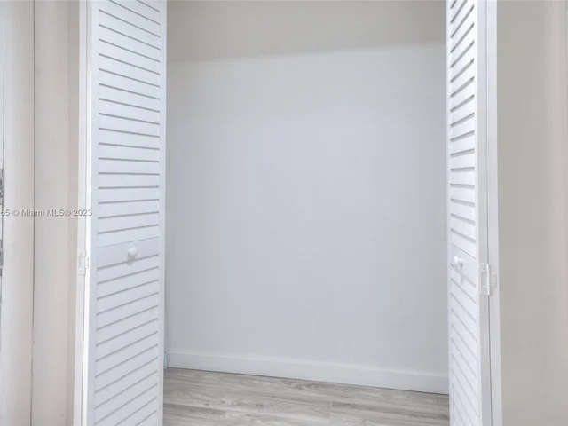 7991 N Sunrise Lakes Dr # 211, Sunrise FL 33322