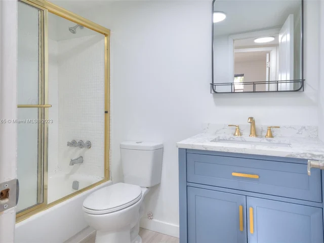 7991 N Sunrise Lakes Dr # 211, Sunrise FL 33322