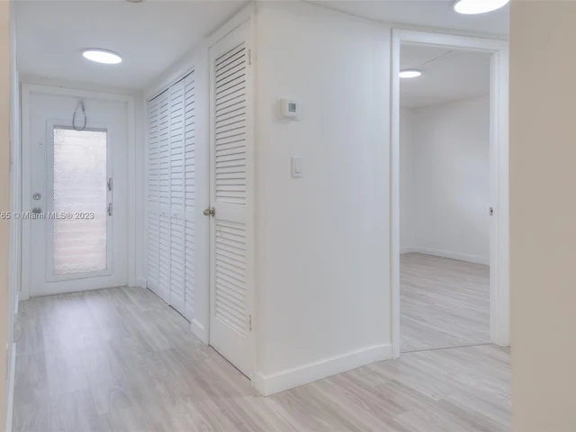 7991 N Sunrise Lakes Dr # 211, Sunrise FL 33322