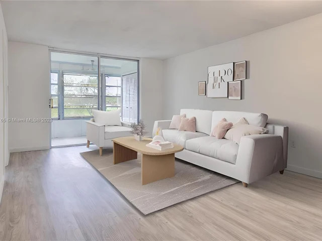 7991 N Sunrise Lakes Dr # 211, Sunrise FL 33322