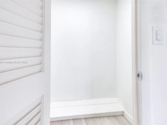 7991 N Sunrise Lakes Dr # 211, Sunrise FL 33322