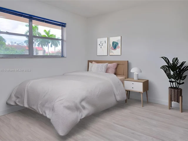 7991 N Sunrise Lakes Dr # 211, Sunrise FL 33322