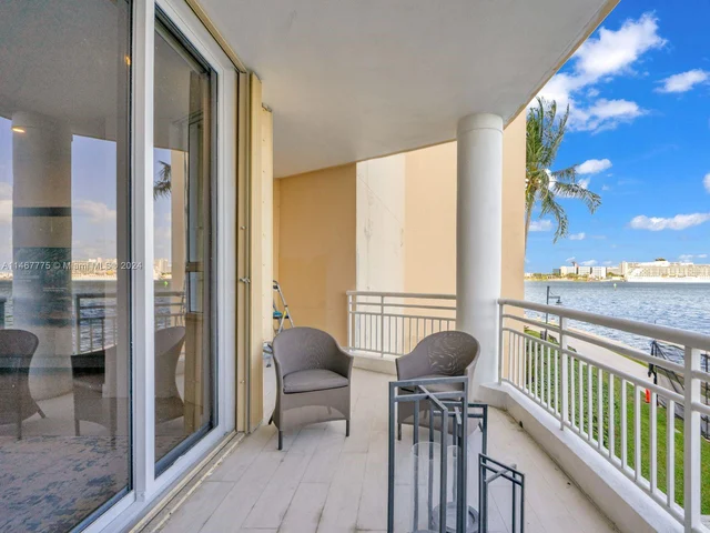 808 Brickell Key Dr # 201, Miami FL 33131