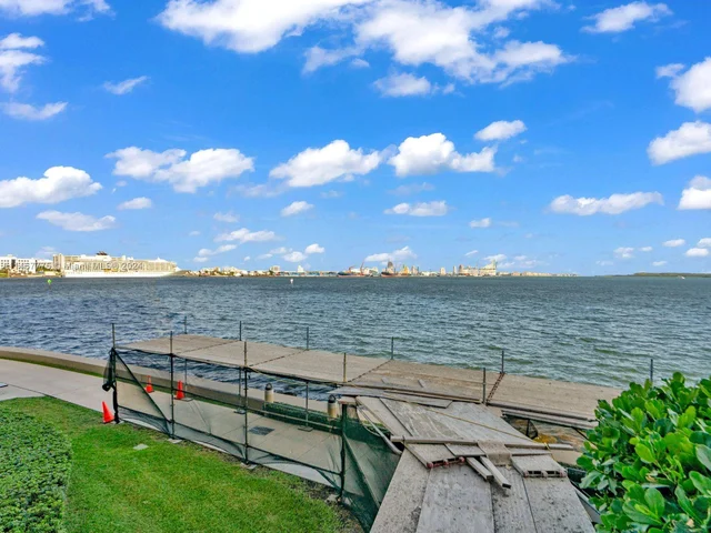 808 Brickell Key Dr # 201, Miami FL 33131