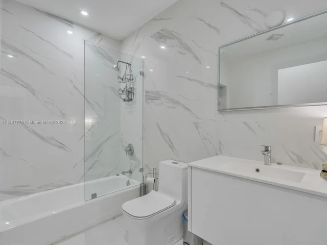 808 Brickell Key Dr # 201, Miami FL 33131