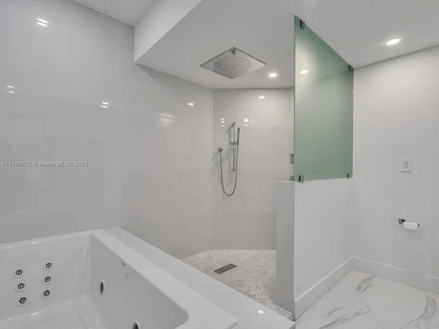 808 Brickell Key Dr # 201, Miami FL 33131