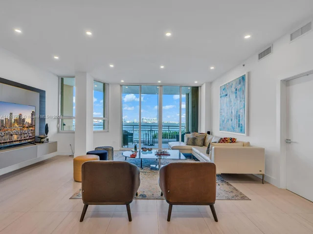 808 Brickell Key Dr # 201, Miami FL 33131