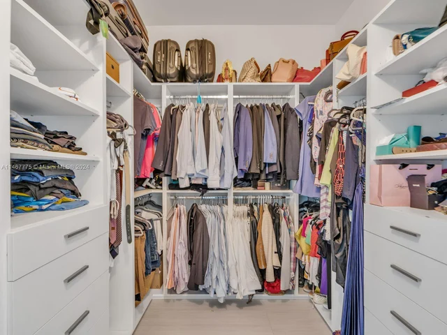 808 Brickell Key Dr # 201, Miami FL 33131