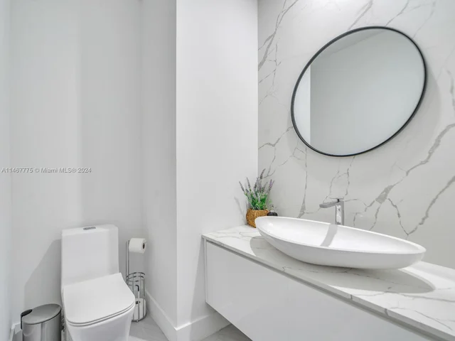 808 Brickell Key Dr # 201, Miami FL 33131