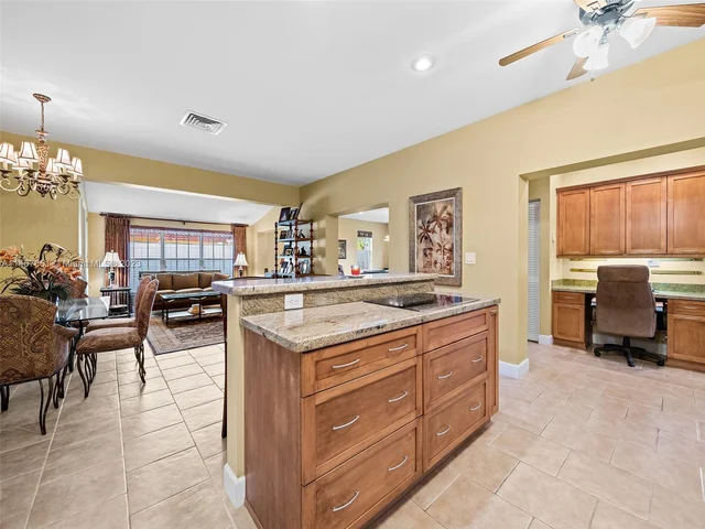 1024 NE 6th St, Hallandale Beach FL 33009