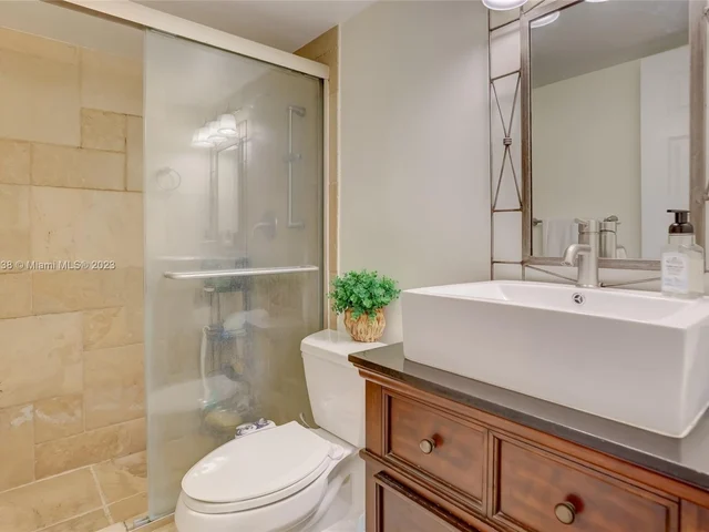 3050 NE 16th Ave # 107, Oakland Park FL 33334