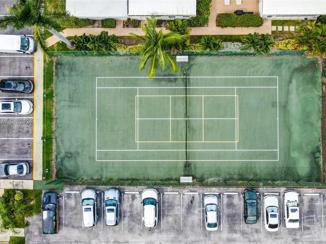 3050 NE 16th Ave # 107, Oakland Park FL 33334