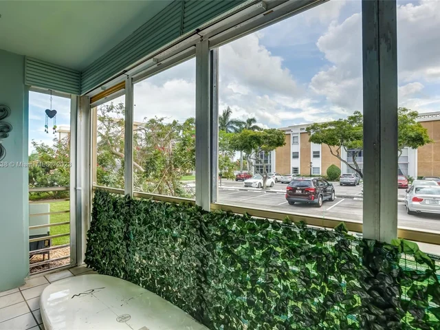 3050 NE 16th Ave # 107, Oakland Park FL 33334