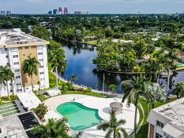 3050 NE 16th Ave # 107, Oakland Park FL 33334