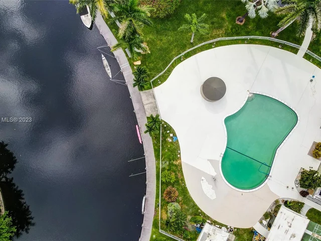 3050 NE 16th Ave # 107, Oakland Park FL 33334