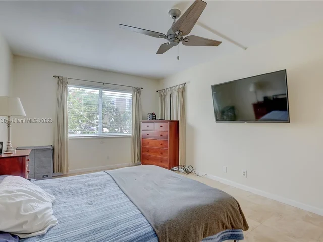 3050 NE 16th Ave # 107, Oakland Park FL 33334