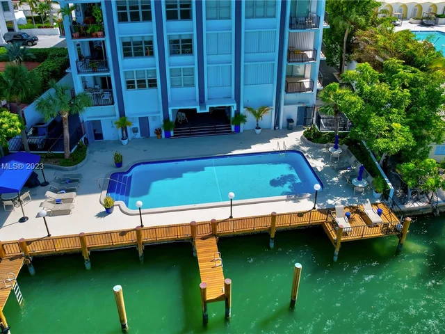 5640 Collins Ave # 8A, Miami Beach FL 33140