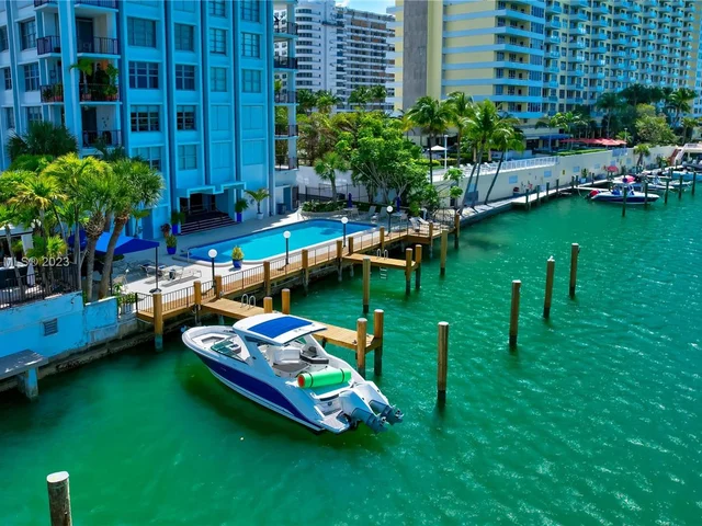 5640 Collins Ave # 8A, Miami Beach FL 33140