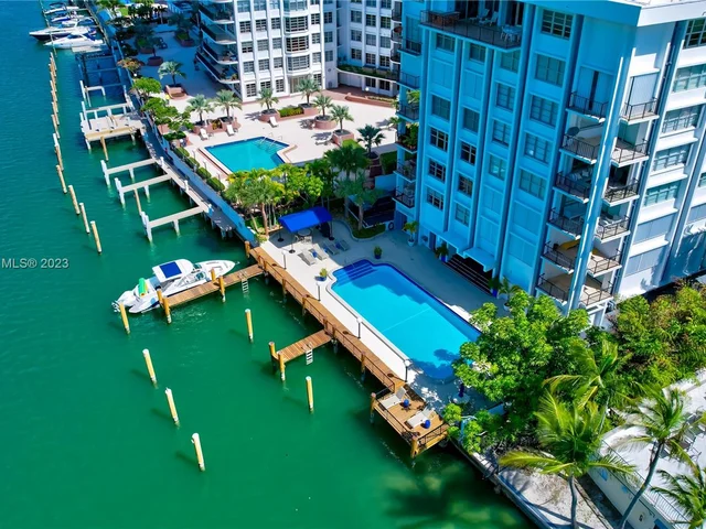 5640 Collins Ave # 8A, Miami Beach FL 33140