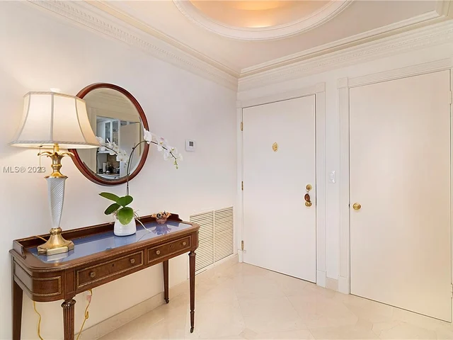 5640 Collins Ave # 8A, Miami Beach FL 33140