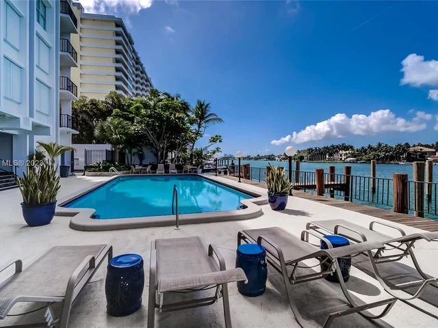 5640 Collins Ave # 8A, Miami Beach FL 33140