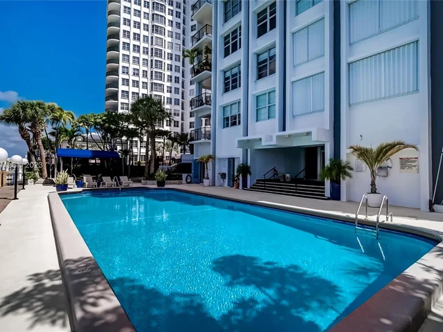 5640 Collins Ave # 8A, Miami Beach FL 33140