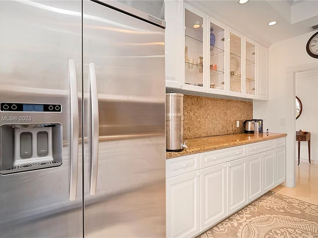 5640 Collins Ave # 8A, Miami Beach FL 33140