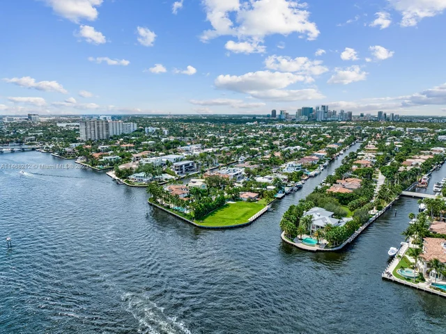 2721 Sea Island Dr, Fort Lauderdale FL 33301