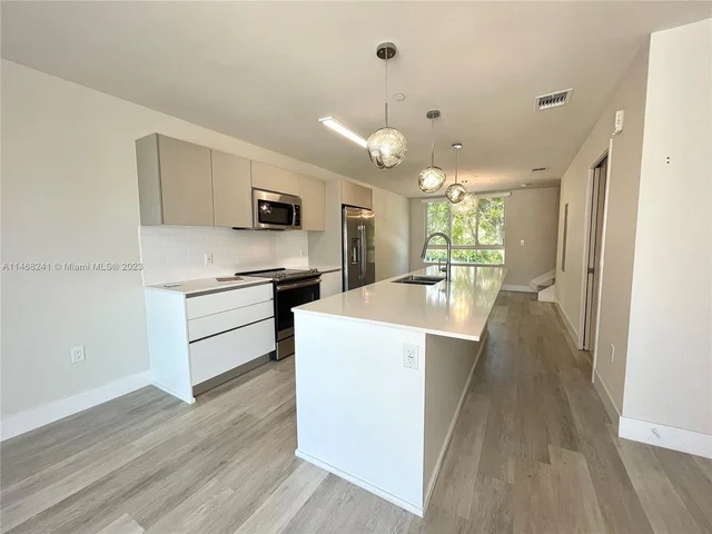 2535 NE 193rd St # 3212, Miami FL 33180