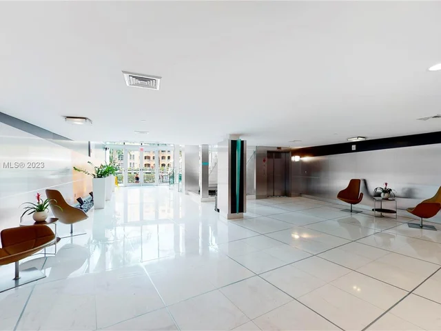 2950 NE 188th St # 423, Aventura FL 33180