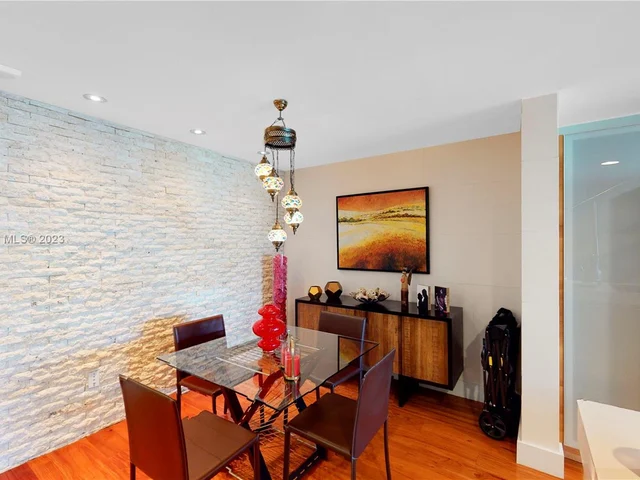 2950 NE 188th St # 423, Aventura FL 33180