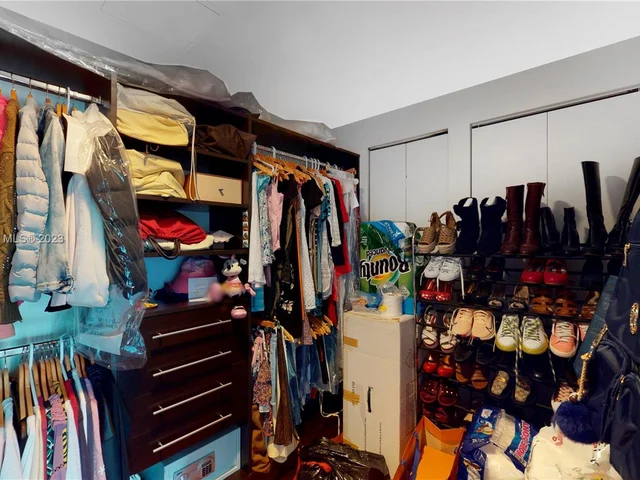 2950 NE 188th St # 423, Aventura FL 33180