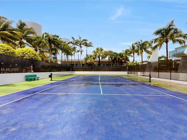 2950 NE 188th St # 423, Aventura FL 33180