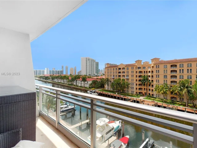 2950 NE 188th St # 423, Aventura FL 33180