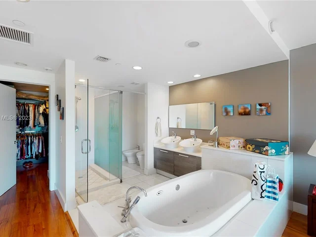 2950 NE 188th St # 423, Aventura FL 33180