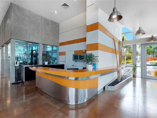 2950 NE 188th St # 423, Aventura FL 33180