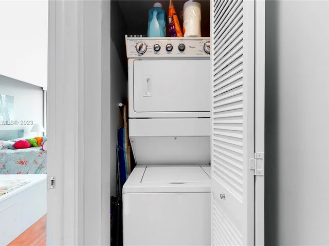 2950 NE 188th St # 423, Aventura FL 33180