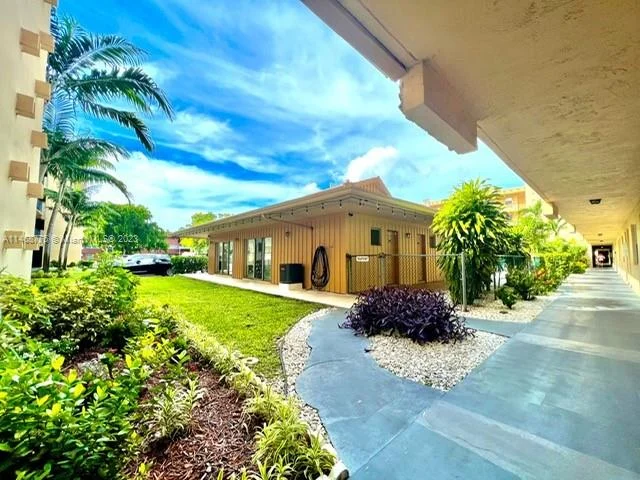 2145 Pierce St # 122, Hollywood FL 33020