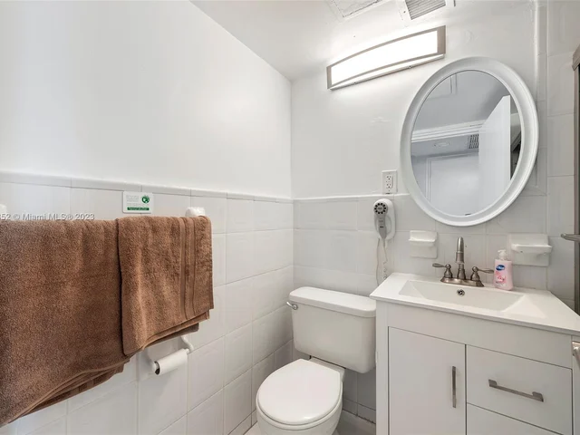 6345 Collins Ave # 814, Miami Beach FL 33141