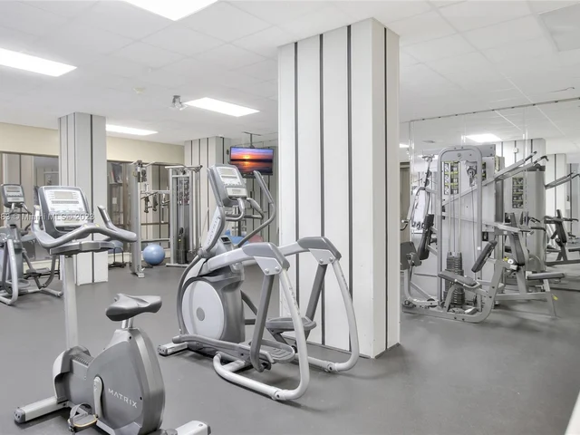 2780 NE 183rd St # 209, Aventura FL 33160